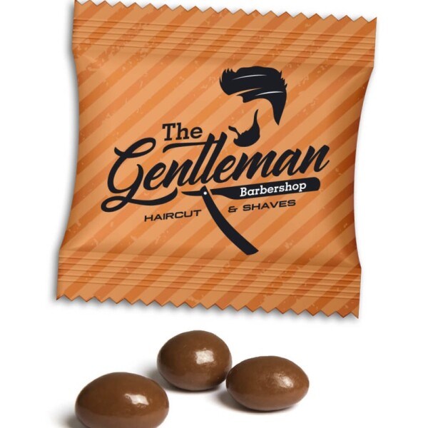 Schokolierte Kaffeebohnen einzeln im Werbetütchen